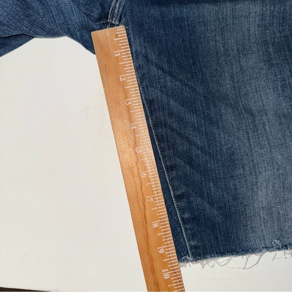Women’s Lucky Brand Blue Jean Denim Cutoff Shorts. - Picture 3 of 7